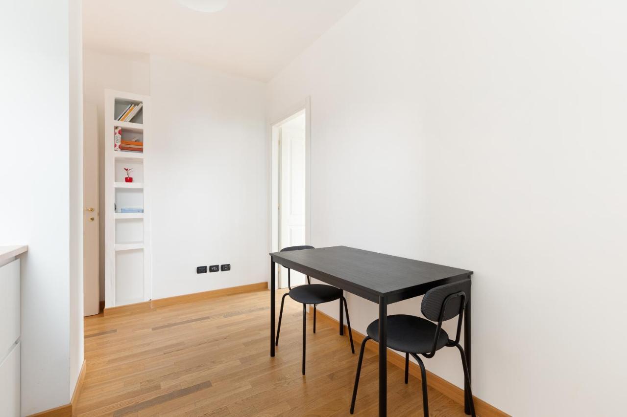 Milan Comfy Apartment X3 - With Balcony エクステリア 写真