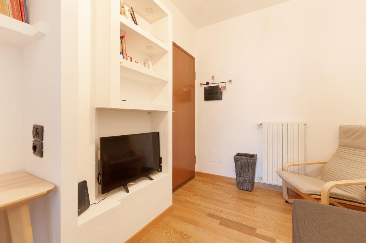 Milan Comfy Apartment X3 - With Balcony エクステリア 写真