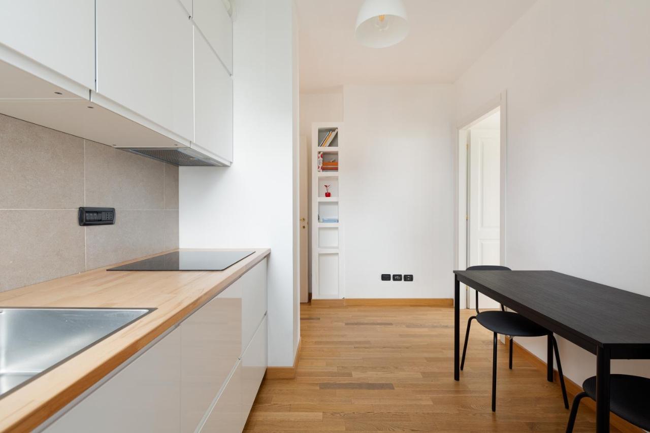 Milan Comfy Apartment X3 - With Balcony エクステリア 写真